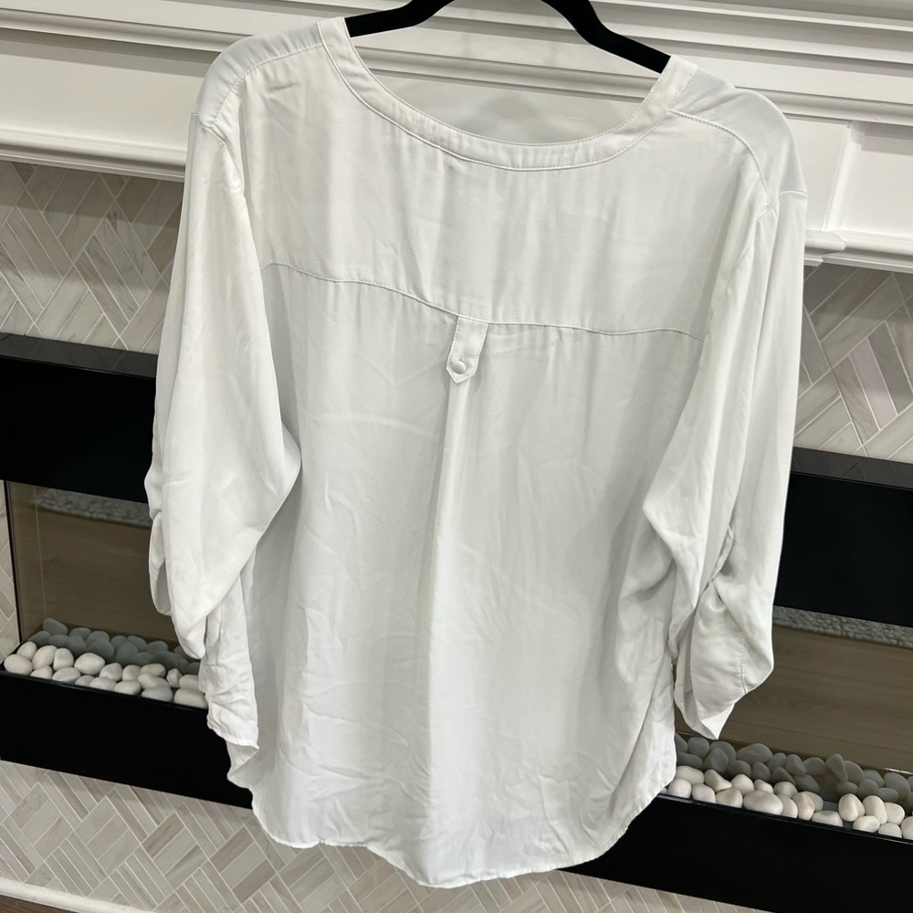 torrid Harper Georgette White V-Neck 3/4 Sleeve Blouse with Pockets 2X 18-20 - Picture 2 of 5